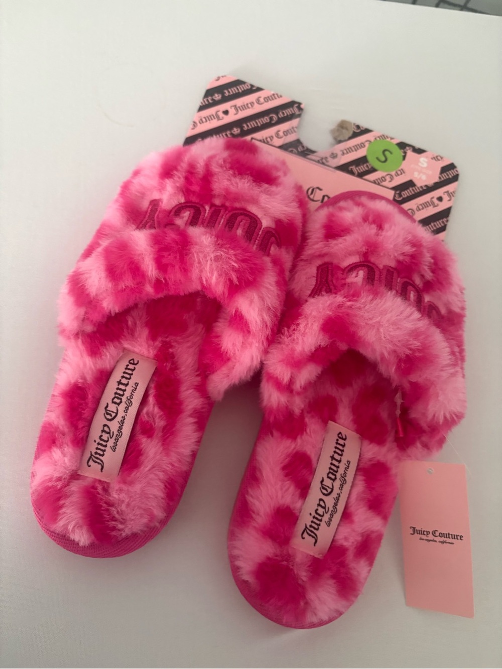 Juicy Couture Hot Pink Furry Slippers – Size 5/6